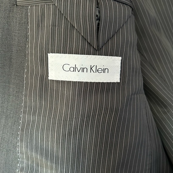 Men’s Calvin Klein Grey Suit and Pants - Picture 3 of 5